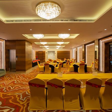 Celebrant Hotel Varanasi Eksteriør bilde