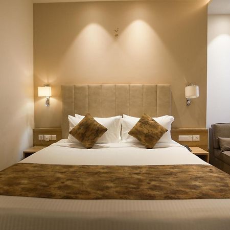 Celebrant Hotel Varanasi Eksteriør bilde