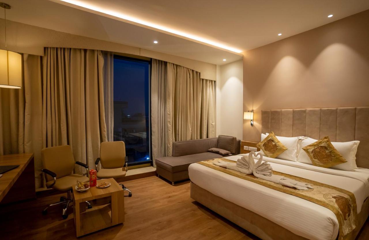 Celebrant Hotel Varanasi Eksteriør bilde