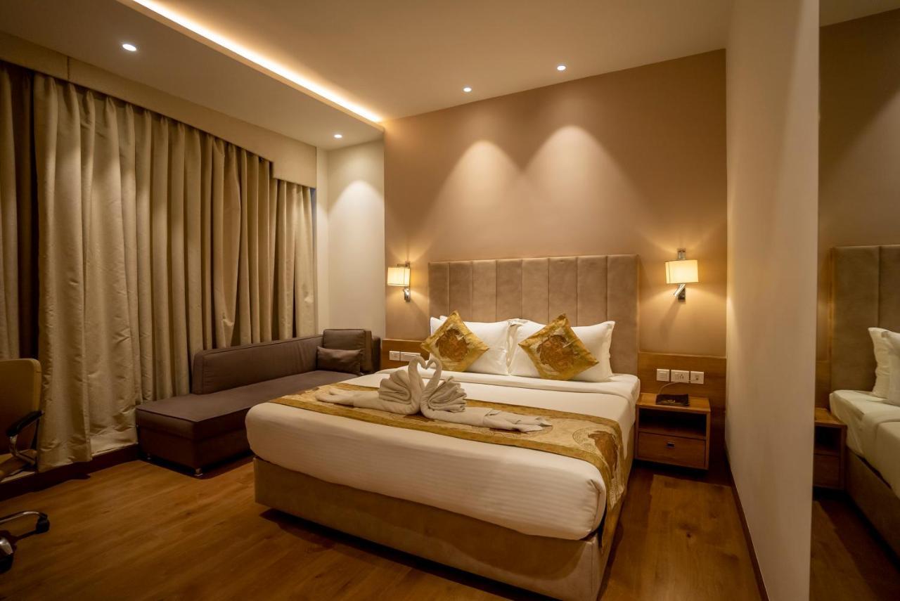 Celebrant Hotel Varanasi Eksteriør bilde