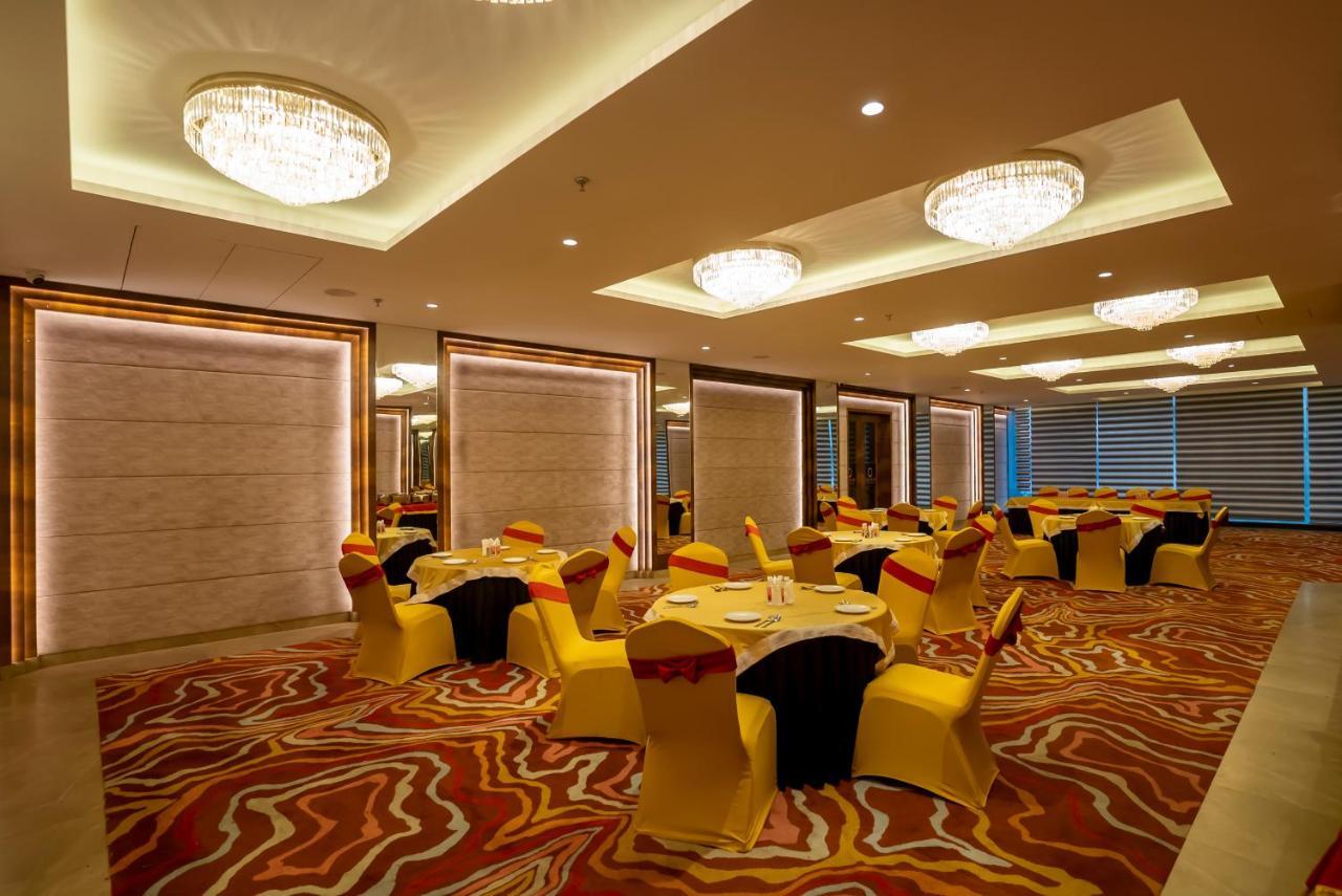 Celebrant Hotel Varanasi Eksteriør bilde