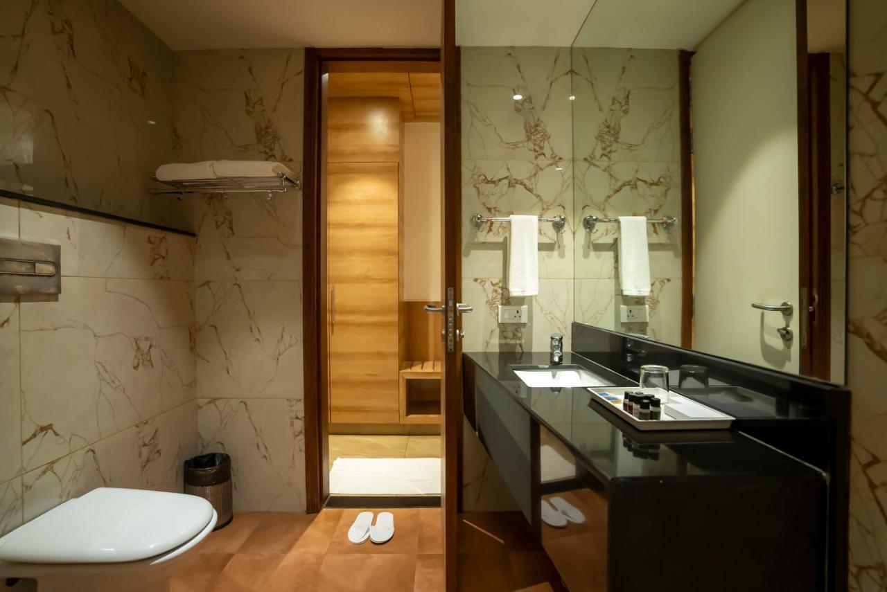 Celebrant Hotel Varanasi Eksteriør bilde