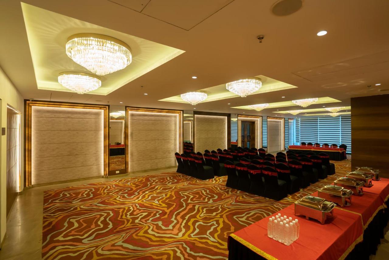 Celebrant Hotel Varanasi Eksteriør bilde
