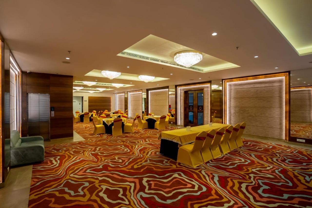 Celebrant Hotel Varanasi Eksteriør bilde