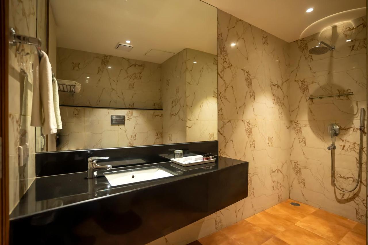 Celebrant Hotel Varanasi Eksteriør bilde