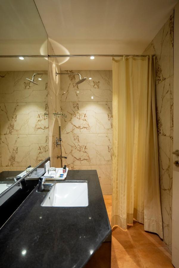 Celebrant Hotel Varanasi Eksteriør bilde