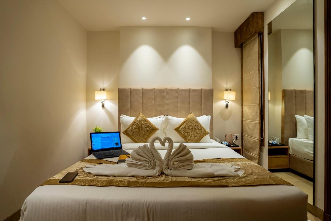 Celebrant Hotel Varanasi Eksteriør bilde