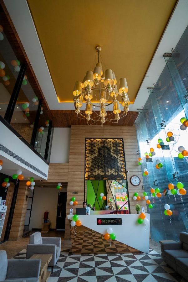 Celebrant Hotel Varanasi Eksteriør bilde
