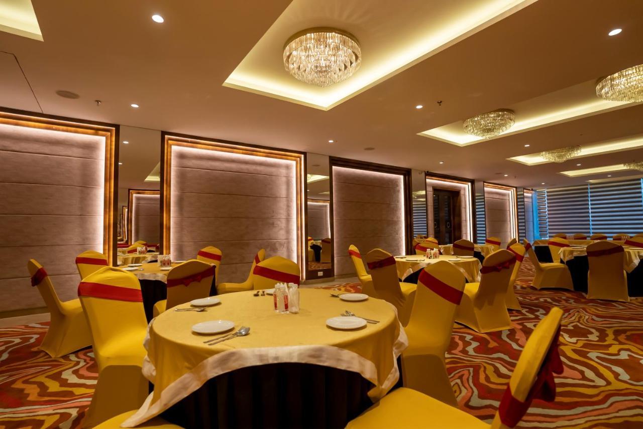 Celebrant Hotel Varanasi Eksteriør bilde
