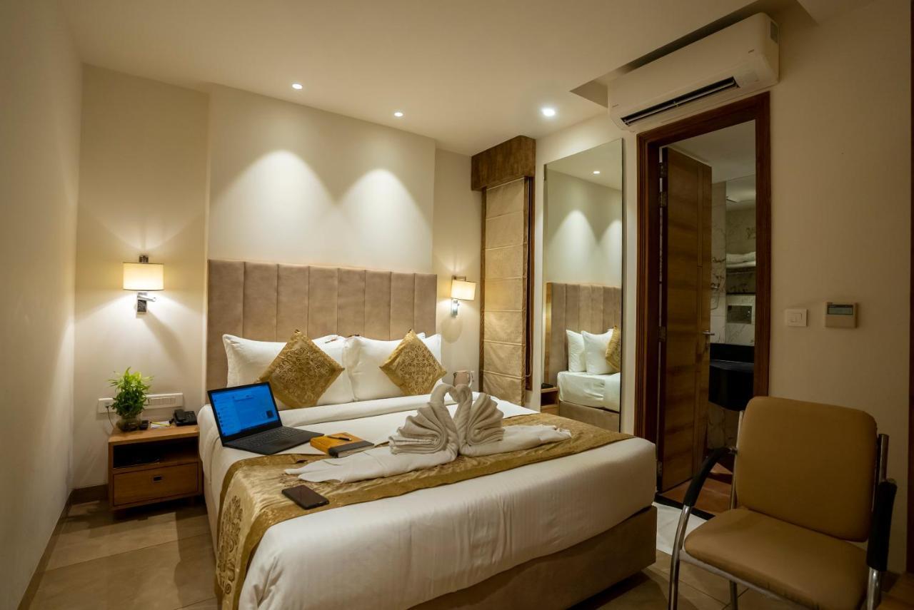 Celebrant Hotel Varanasi Eksteriør bilde