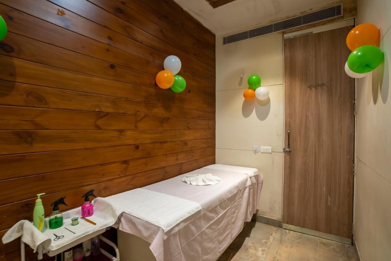 Celebrant Hotel Varanasi Eksteriør bilde