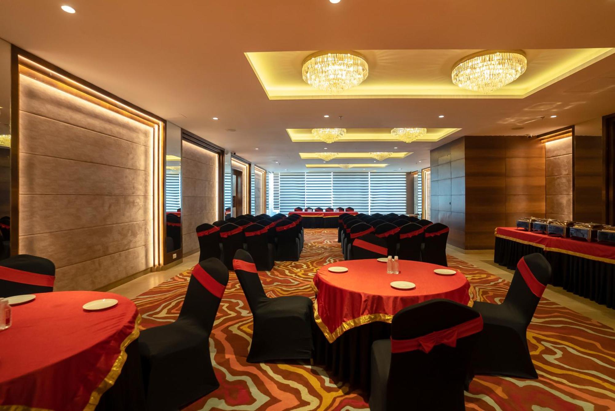 Celebrant Hotel Varanasi Eksteriør bilde