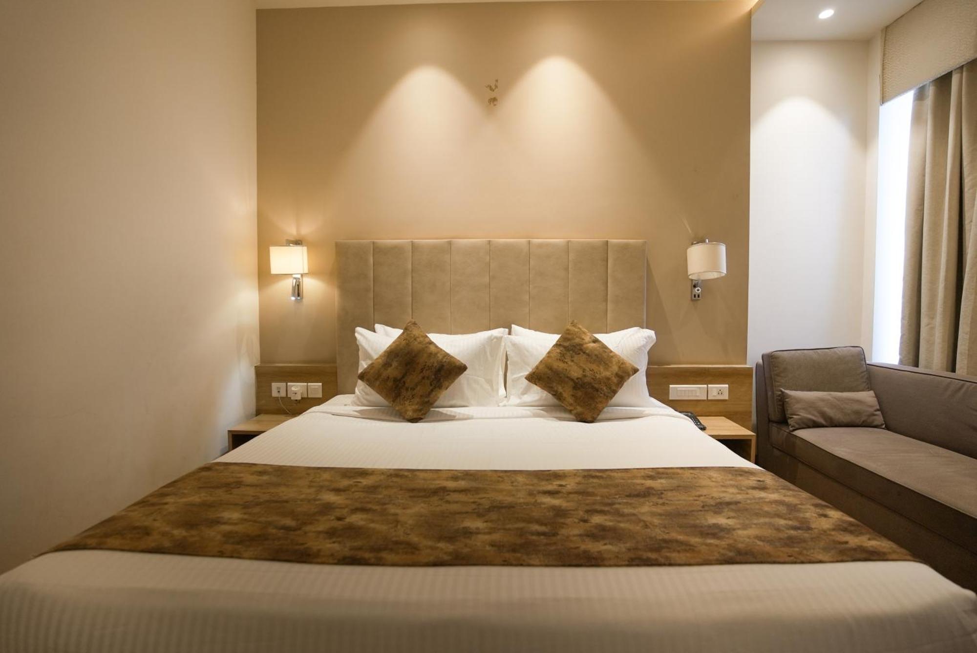 Celebrant Hotel Varanasi Eksteriør bilde