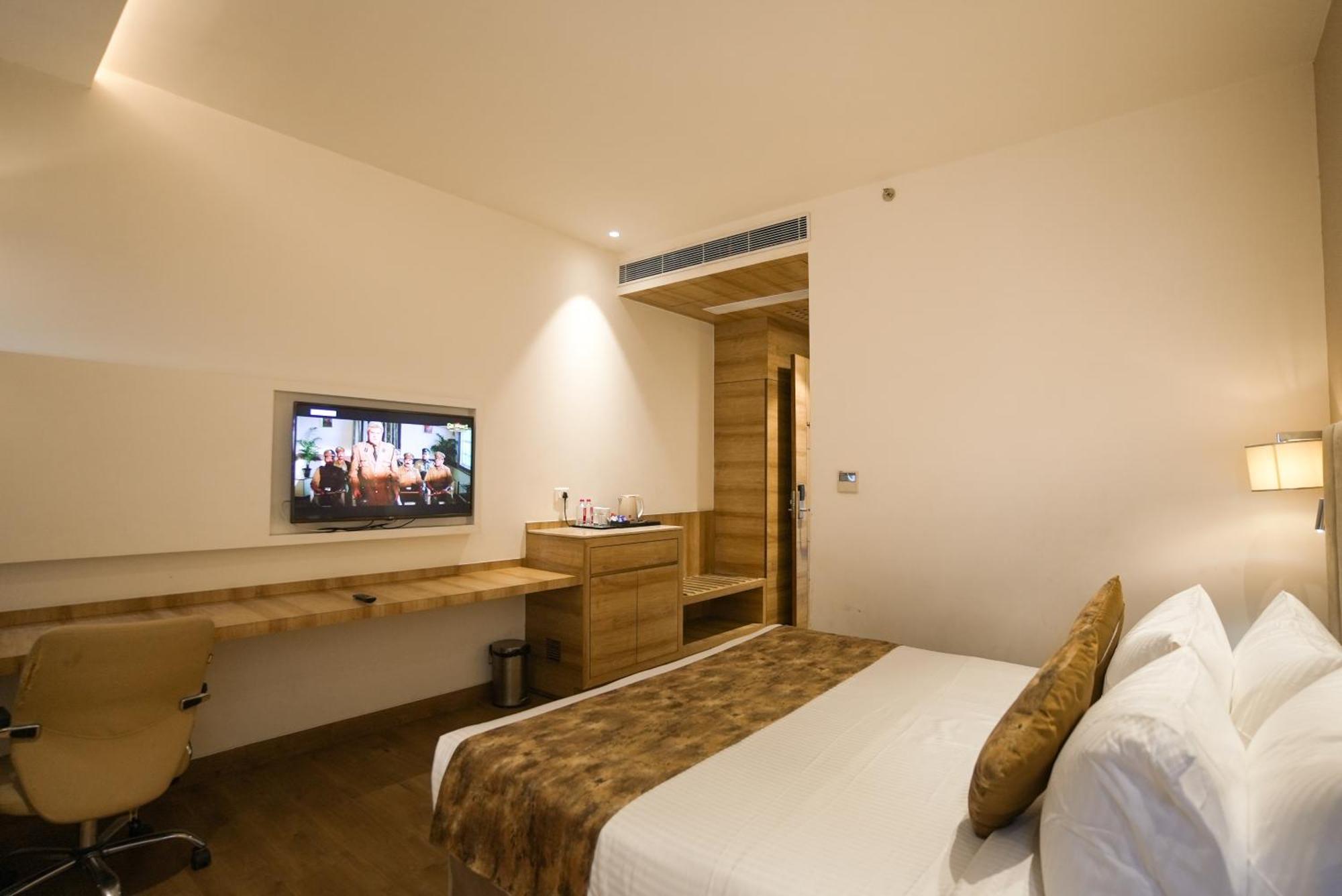 Celebrant Hotel Varanasi Eksteriør bilde