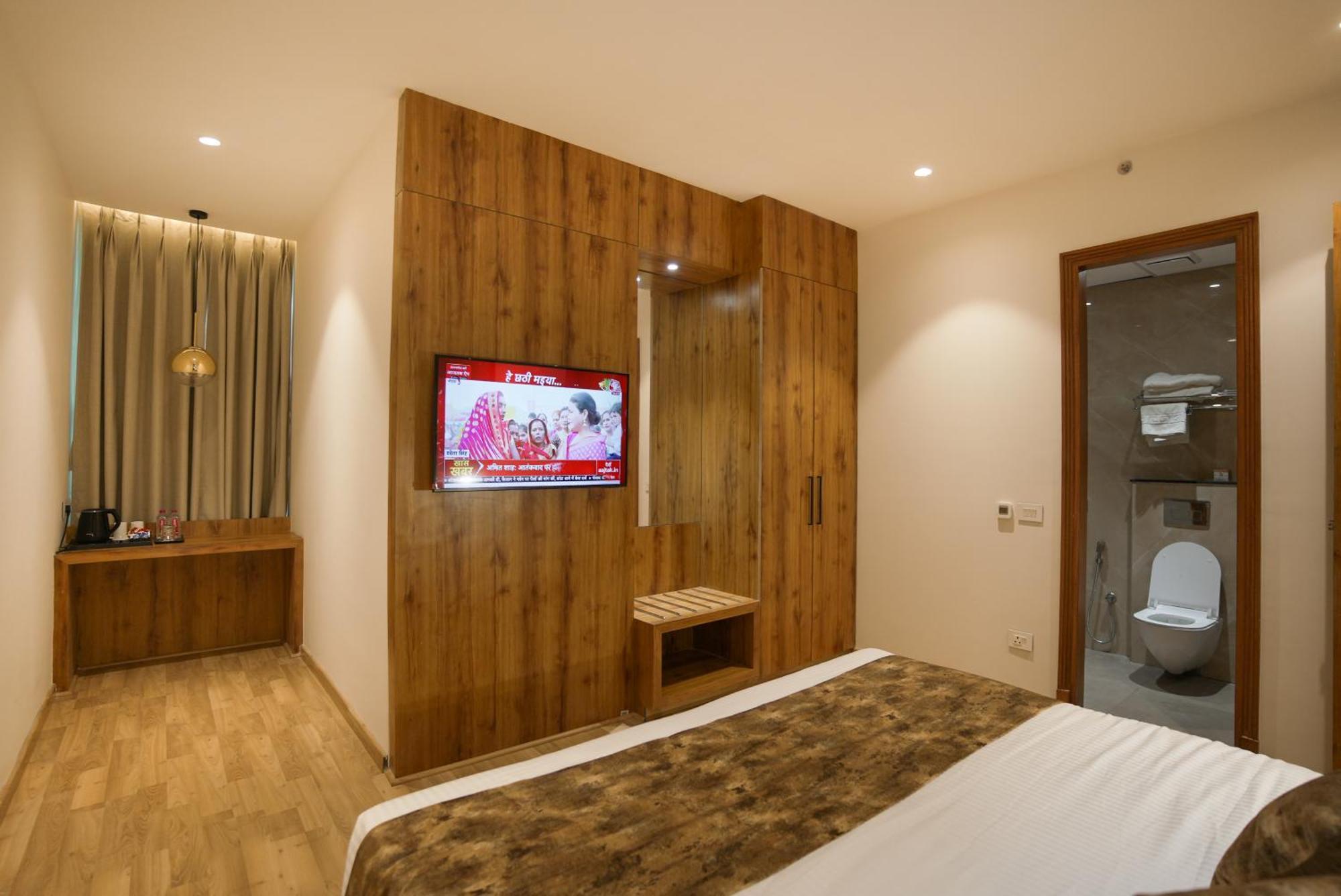 Celebrant Hotel Varanasi Eksteriør bilde