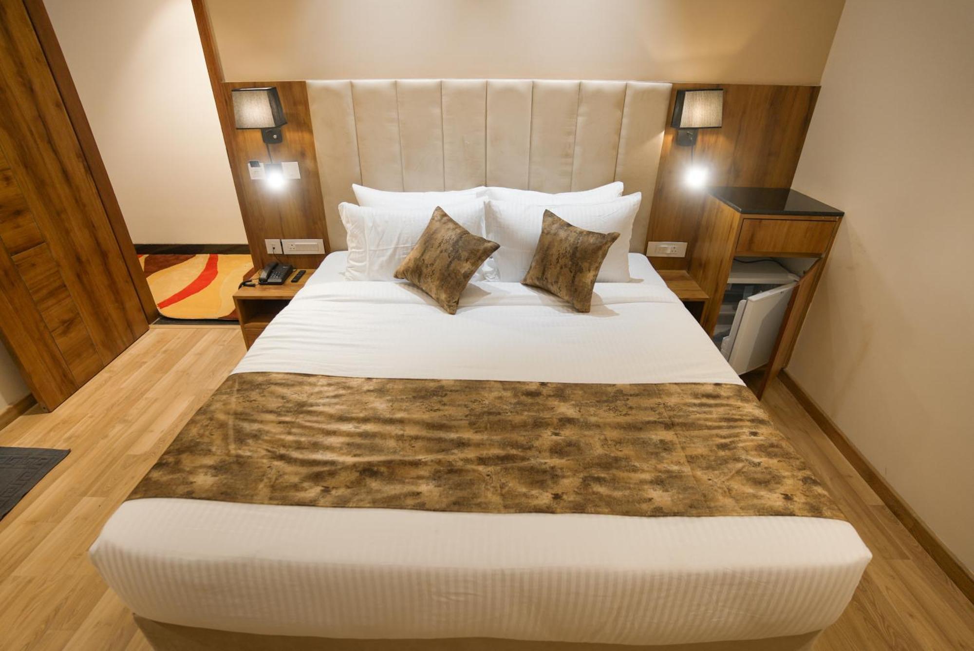 Celebrant Hotel Varanasi Eksteriør bilde