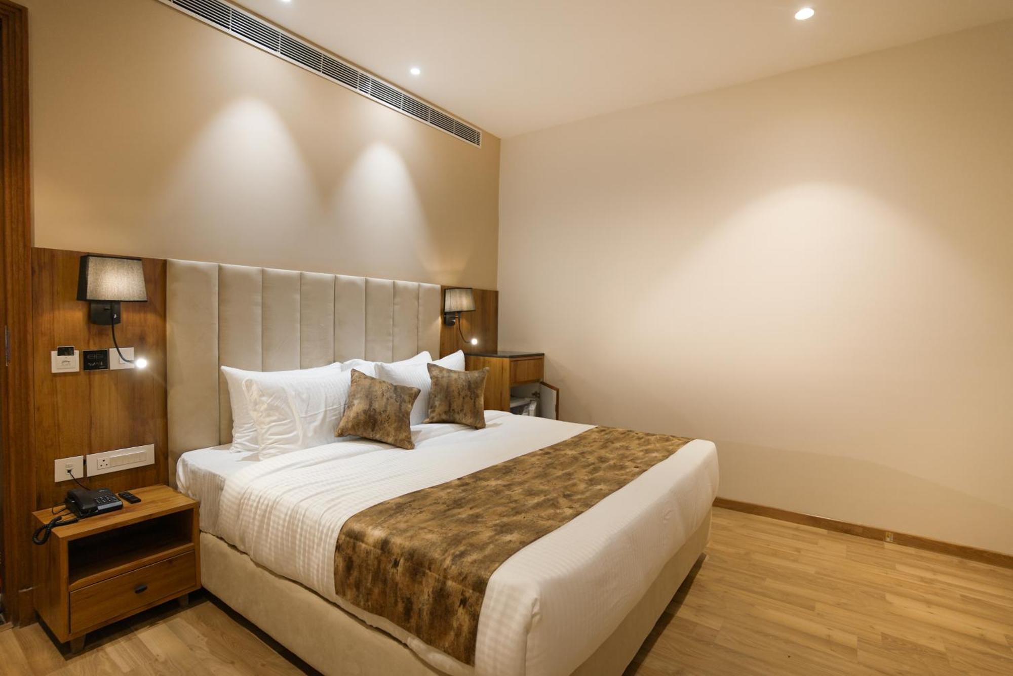 Celebrant Hotel Varanasi Eksteriør bilde